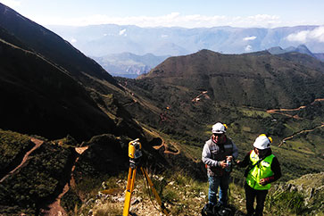 <span>LEVANTAMIENTO TOPOGRÁFICO EN SUPERFICIE PROYECTO MINERO IGOR</span><i>→</i>